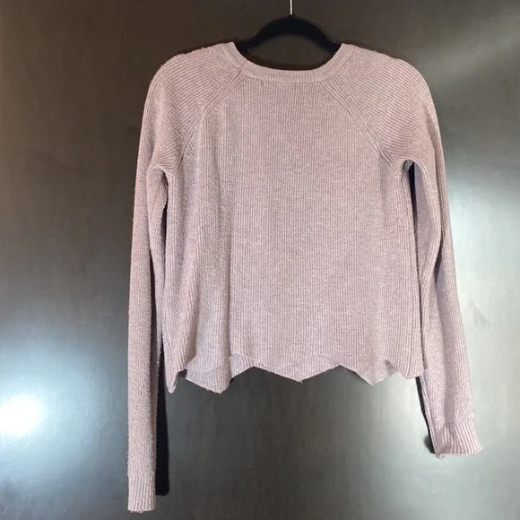 Lavender scallop trim Cyrus sweater medium - Picture 4 of 5